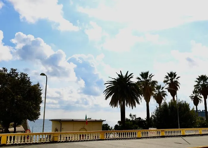 Hotel Villa Maria & Apartment Varazze